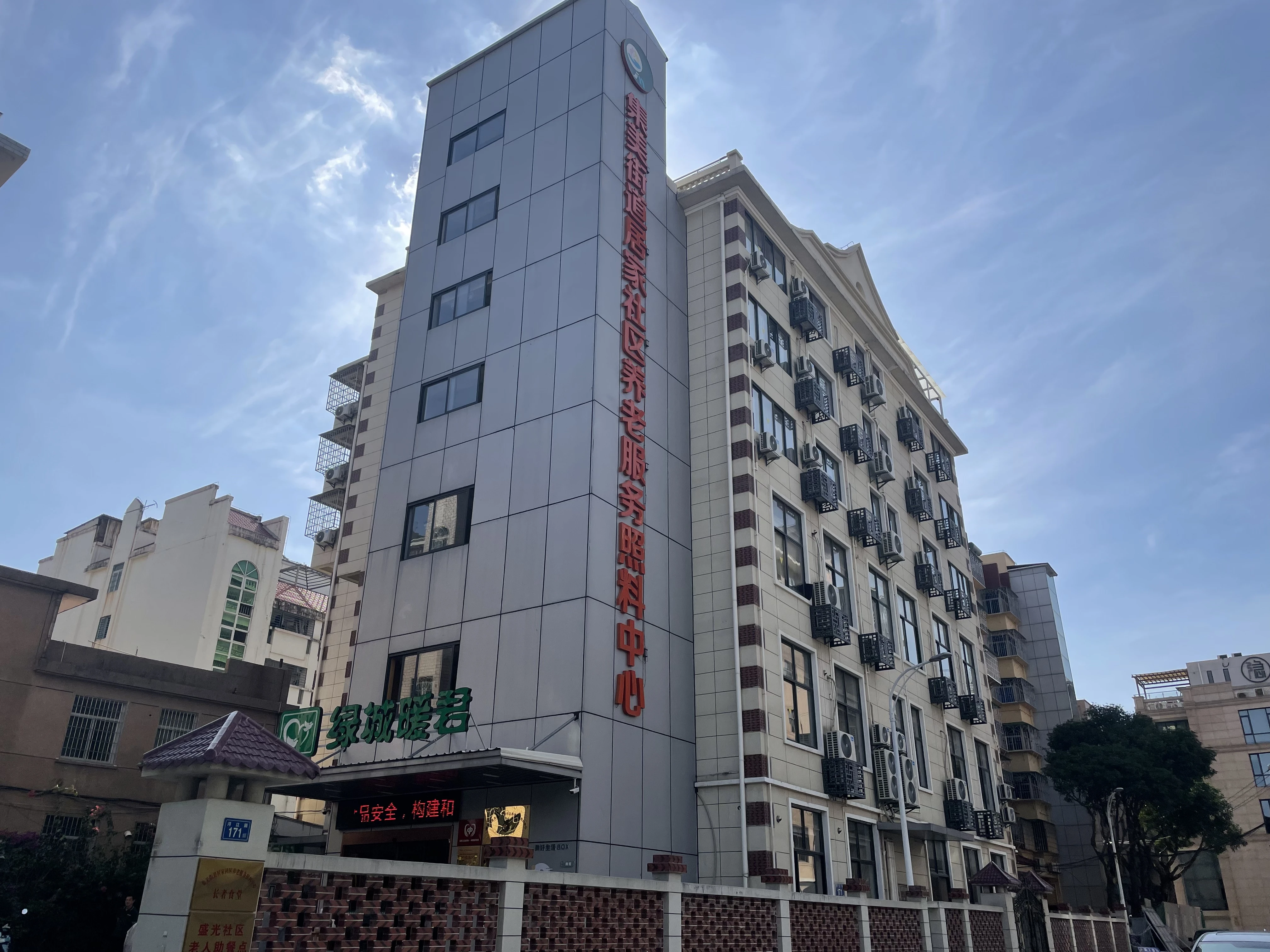 1762324340389823.webp 152290ef9259c39201f18ddfbf5db8d.webp